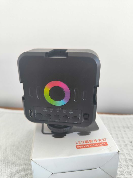Luz LED Portátil RGB para Vídeo e Fotografia (Como Nova / Com Caixa)