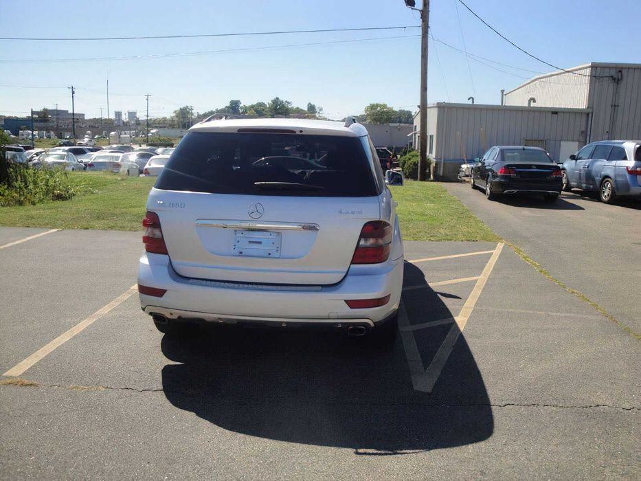 Mercedes-Benz M-Class ML 350 4MATIC      2011