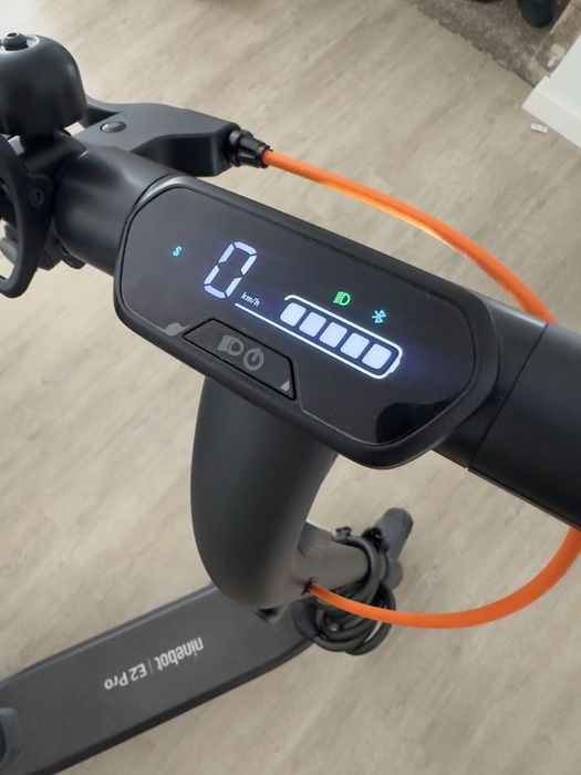 Ninebot E2 Pro trotinet