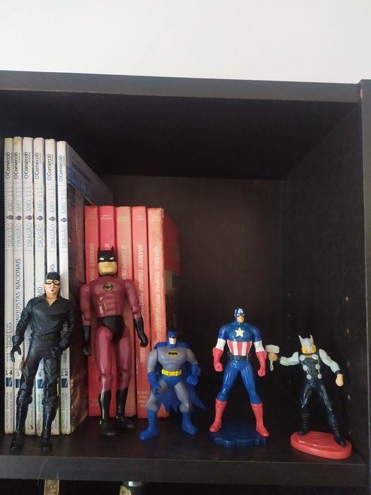 Figuras Marvel e DC comicsbo outras