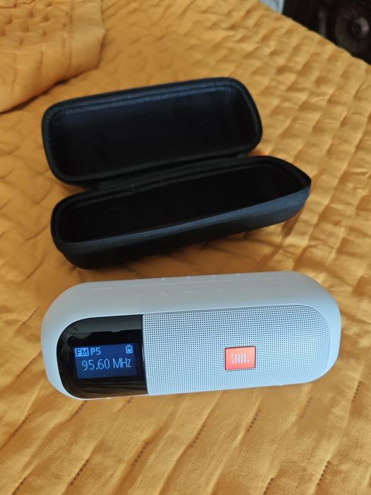 JBL Tuner 2 (Radio incluído) + Estojo