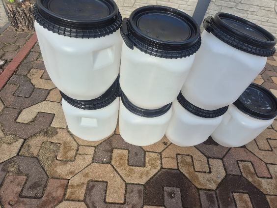 Sprzedam beczki plastikowe 20l