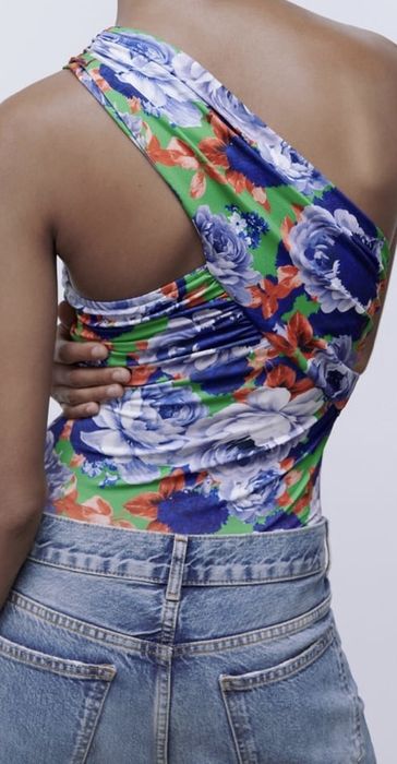 Vendo body Zara novo