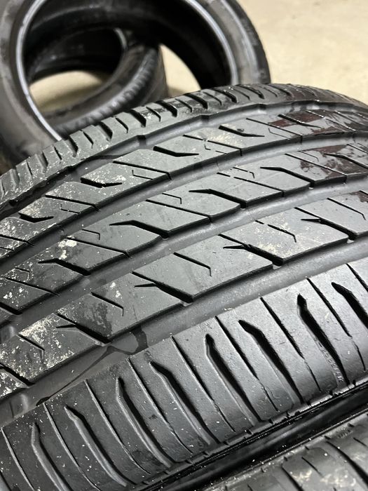 Para opon letnich 245/40/19 semperit