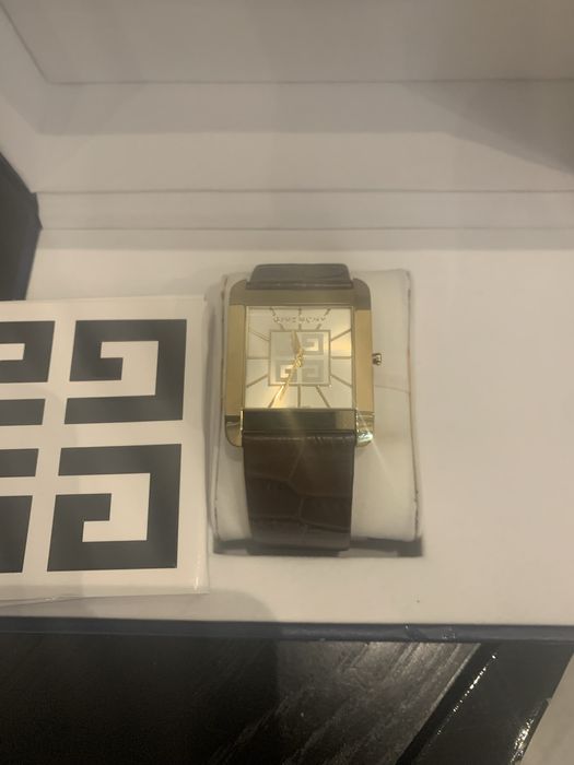 Relogio givenchy