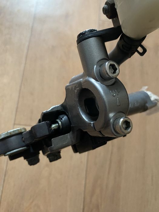 Машинка счеплення Nissin на мотоцикл