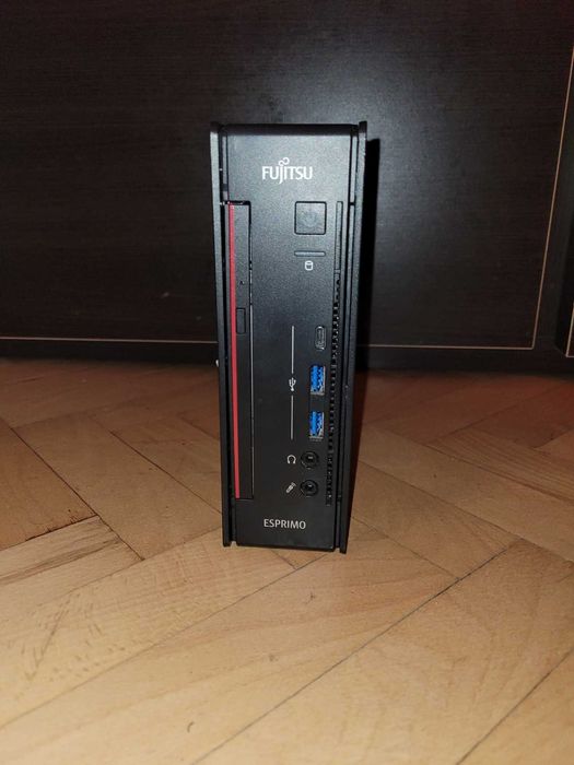 fujitsu esprimo q957