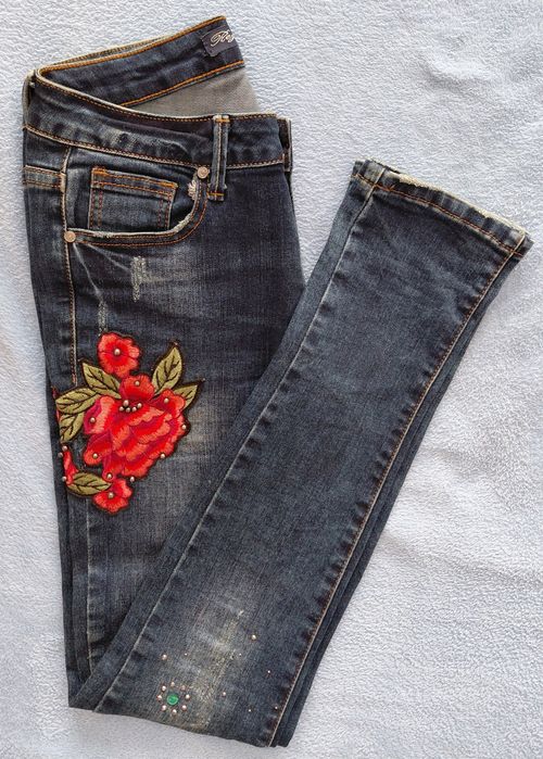 Skinny jeans com bordados Regular Denim