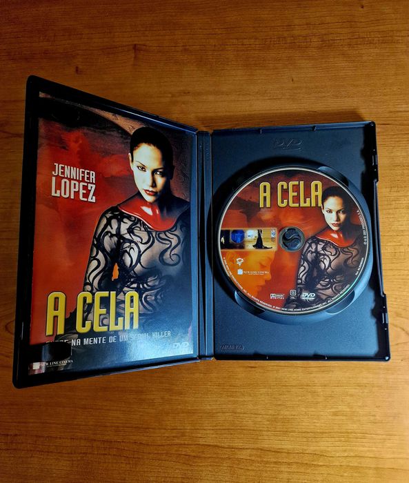 A CELL (Jennifer Lopez) Enter the mind of a serial killer...64286513787009122