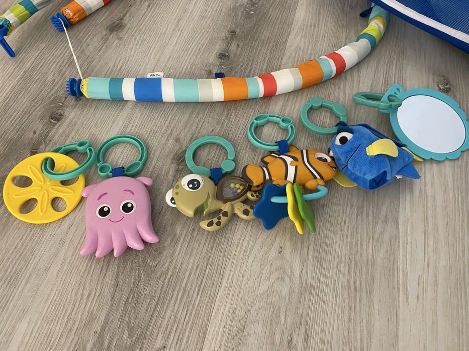 Mata edukacyjna Disney BabyGym  Nemo