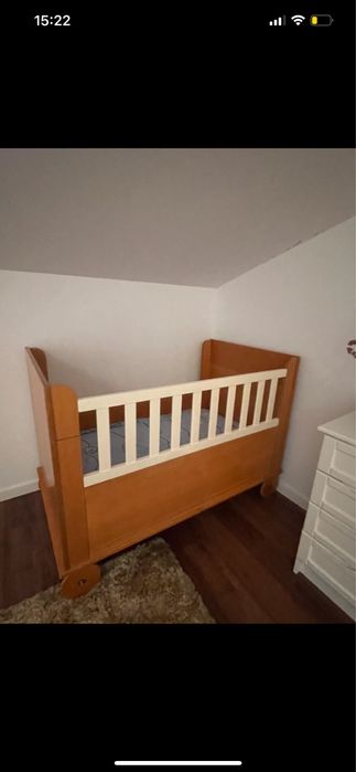 Cama de grades em madeira  bebe! Muito boa e medidas grandes