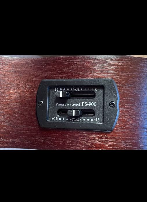 ukulele kala Makala MK-CE