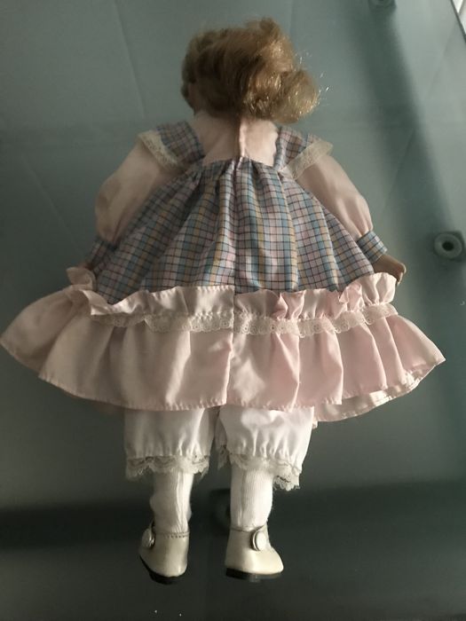 Boneca de porcelana