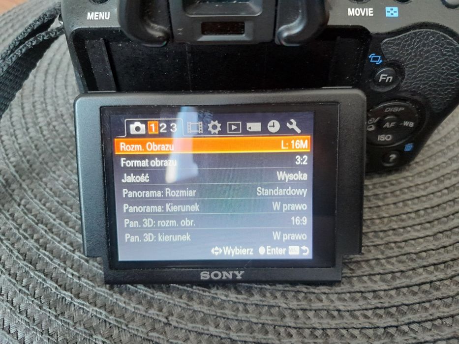 Sony Alfa37 DT18-135mm F3.5-5.6 SAM