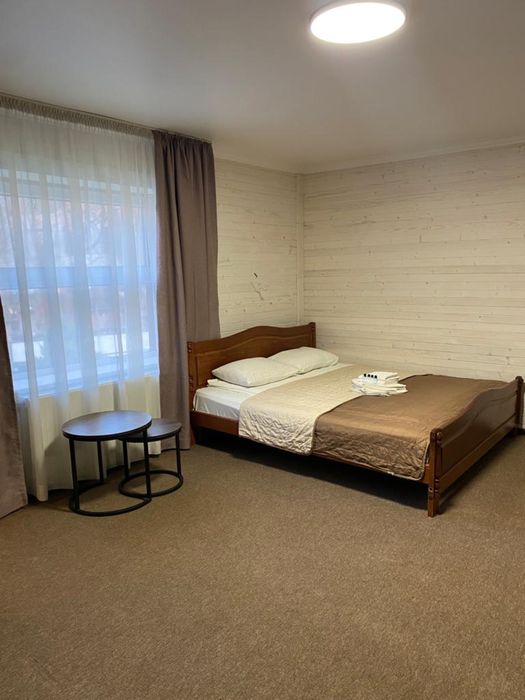 Сучасна еко- садиба з басейном чан баня