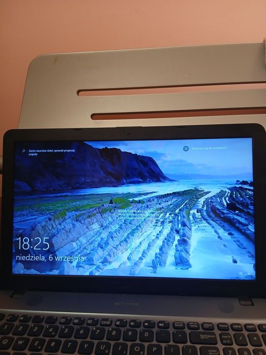 ASUS X541U (z procesorem Intel Core i5 6. generacji, np. i5-6198DU / i5-6200U