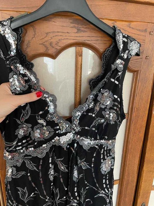 Przepiękna wizytowa sukienka Quiz roz. S- M- L