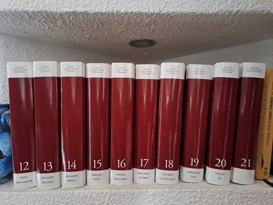 Dicionários / Enciclopédias / Biografias