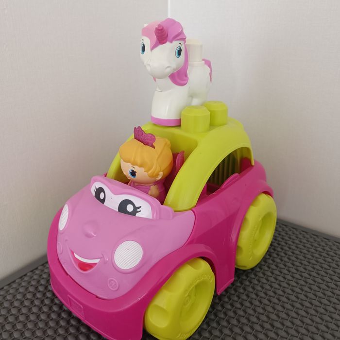 Машинка Mega Bloks