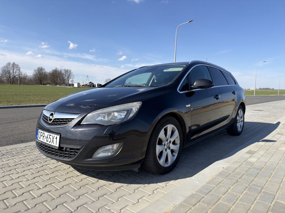 Opel Astra J 2011, 1.7 CDTI