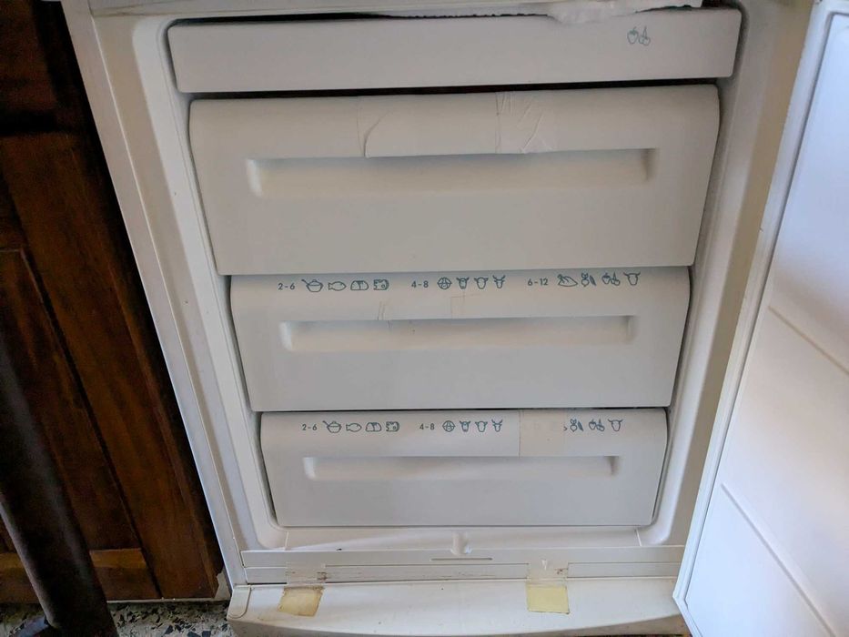 Combinado AEG em perfeito estado.