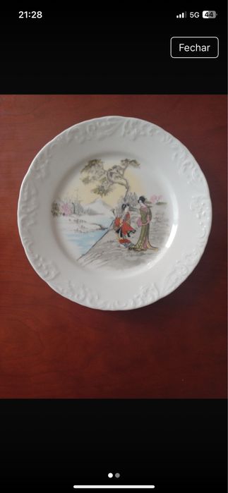 Oriental-style dessert plate