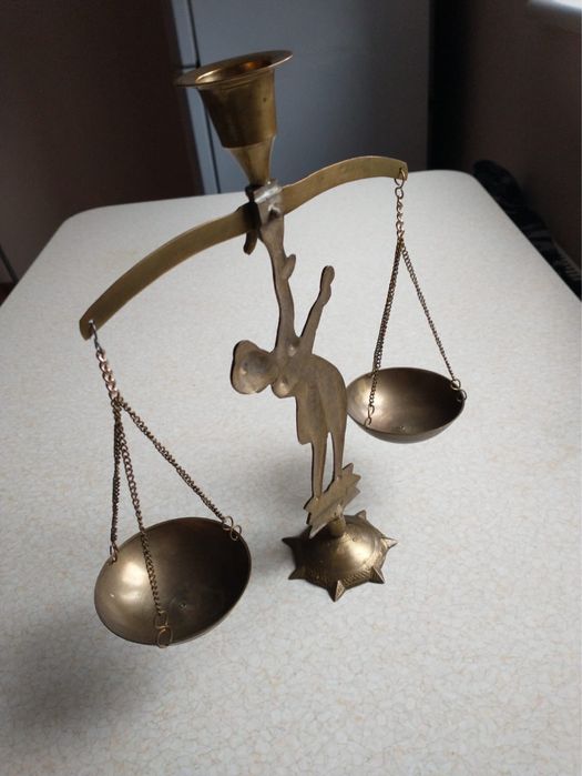 Mosiężna waga 27 cm wysokości