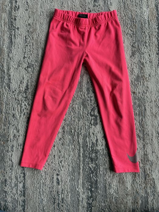 Leginsy dziewczęce Nike w rozm. 110-116