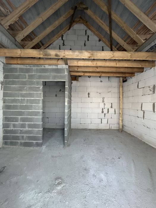 Таунхаус з власним двориком . Супер ціна !