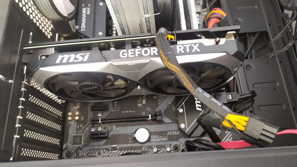 Продам MSI GeForce RTX 4070 VENTUS 2X E OC 12GB в идеале и гарантия до 28года