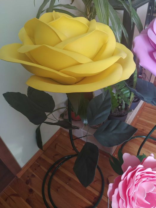 Желтая роза,торшер