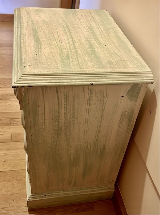 Mesa de cabeceira em madeira