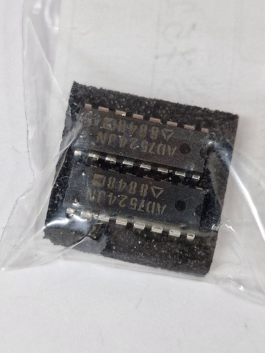 Zestaw 2 sztuki Układ scalony AD7524JN