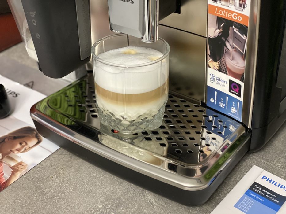 Кофемашина Philips Late go 3300 series Кавоварка Як нова з коробкою!