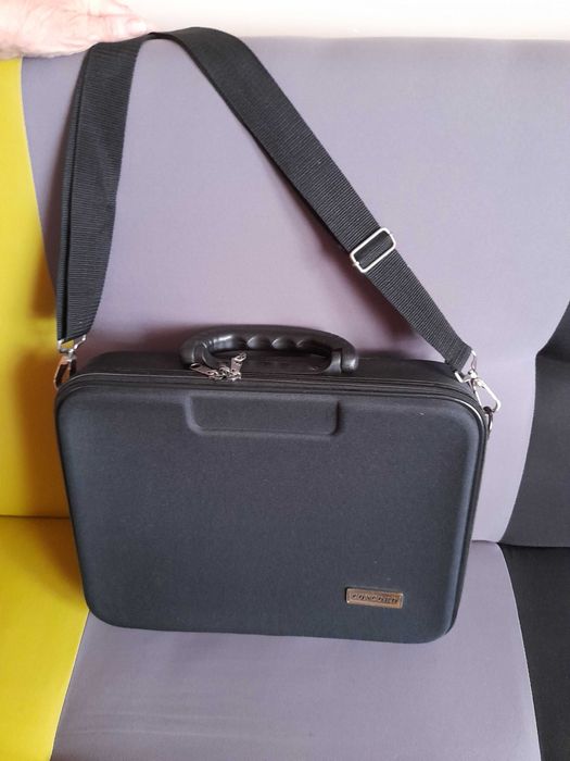 Aktówka nie tylko na laptopa, wielofunkcyjna