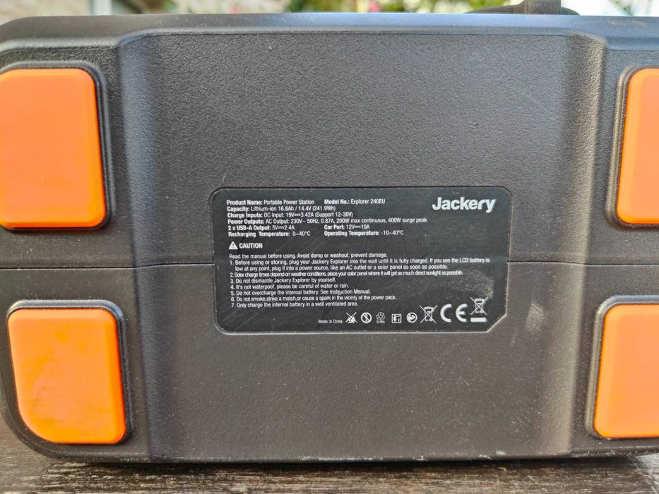 Продам Jackery Explorer 240EU – портативна зарядна станція 240 Wh