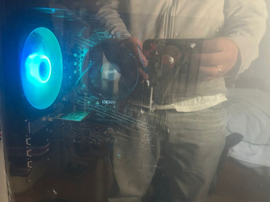 Pc gamer neon-x ryzen 5