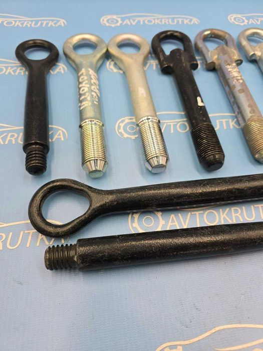 Крюк Гак Буксирувальний Toyota Camry Avensis Rav4 Prius Corolla Yaris