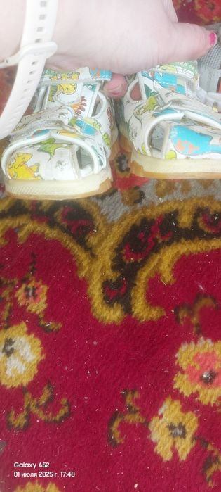 Продаю сандалики на мальчика 24 размера