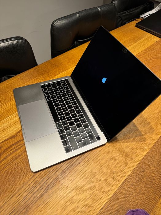 Macbook Pro Mac OsX 2019 13" 16GB 1,4 Quad-Core Intel Core i5 Szary