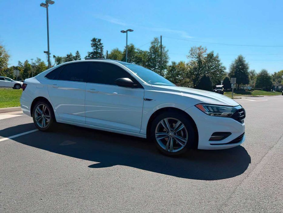 Volkswagen Jetta R-Line      2020