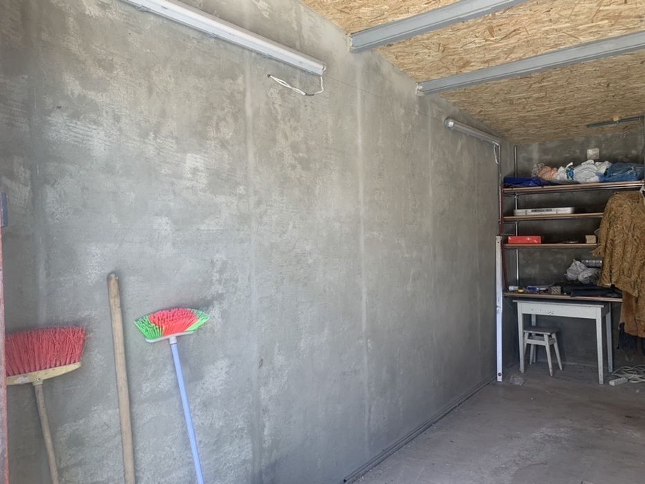 Гараж з підвалом