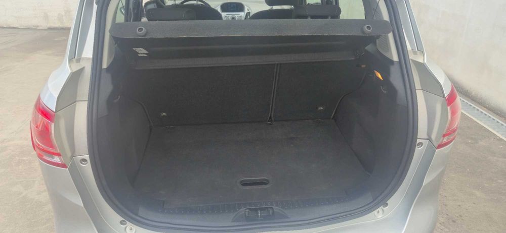 Ford B-Max — fotografia 10