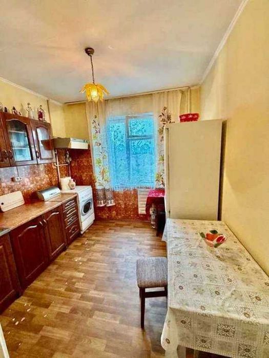 Продаж 2-кімн. Радужна вул. 21а
