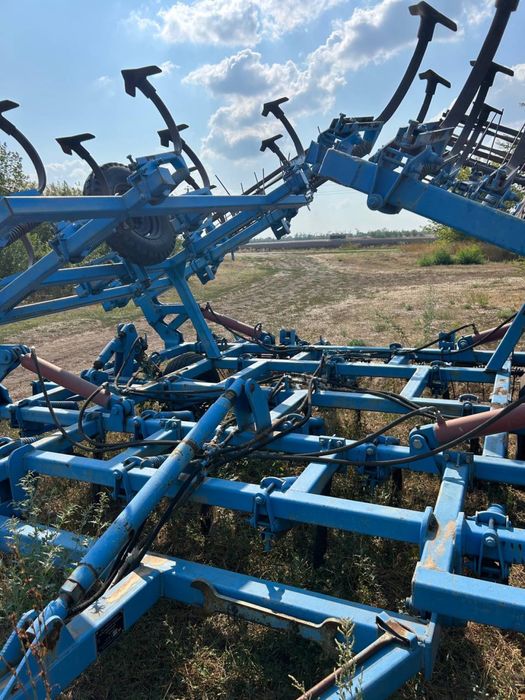 Культиватор Уманьферммаш 2017 року і Трактор Т-150, 1993 року