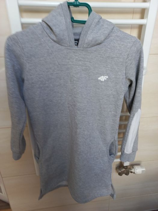 Sukienka dziewczęca z 4F.