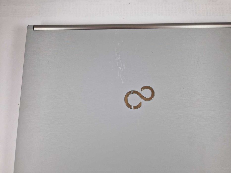 Laptop Fujitsu Siemes Lifebook E754 i5/500GB/16GB zasilacz