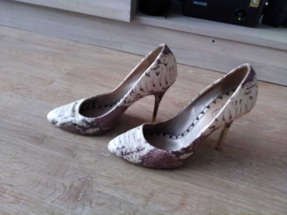 Buty damskie szpilki rozm 39