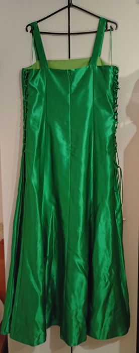 Wieczorowa suknia karnawałowa z szalem