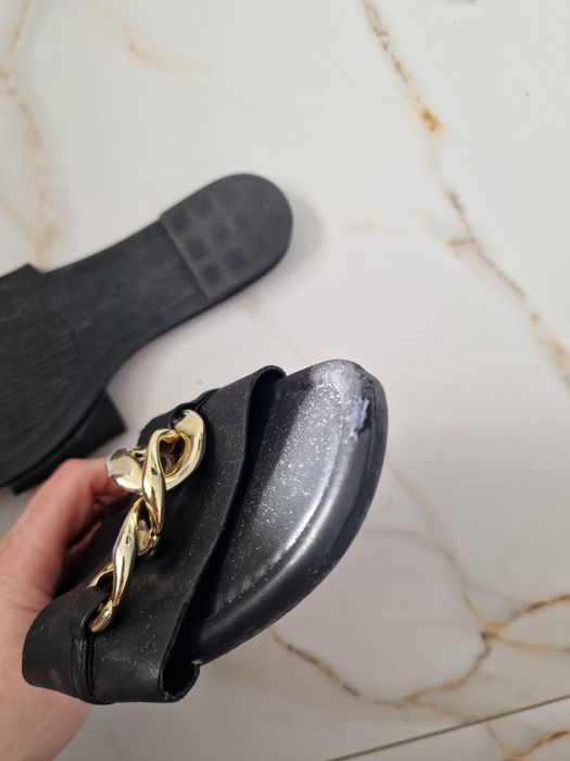 Klapki glamour zloto czarne 38